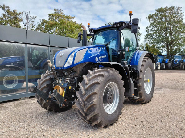 New Holland T6030