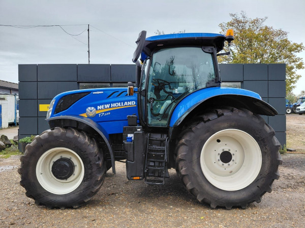 New Holland T6030