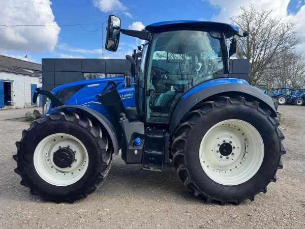 New Holland T6030
