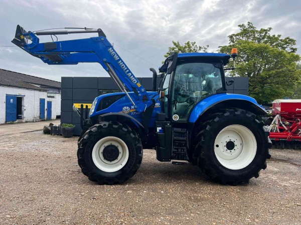 New Holland T6030