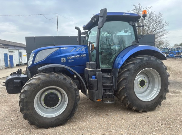 New Holland T6030